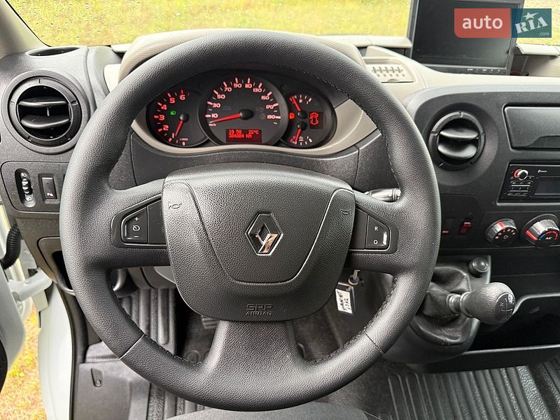 Вантажний фургон Renault Master 2017 в Львові