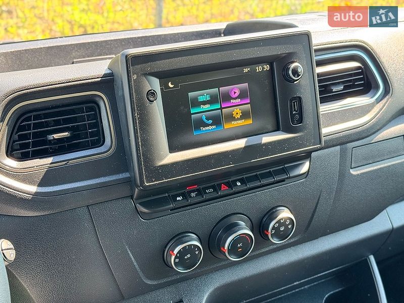 Вантажний фургон Renault Master 2023 в Рівному