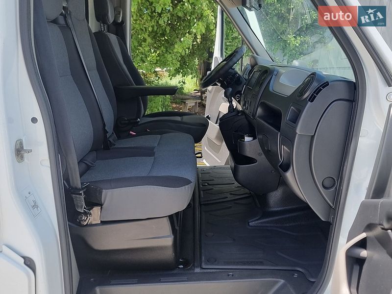 Микроавтобус грузовой (до 3,5т) Renault Master 2017 в Василькове