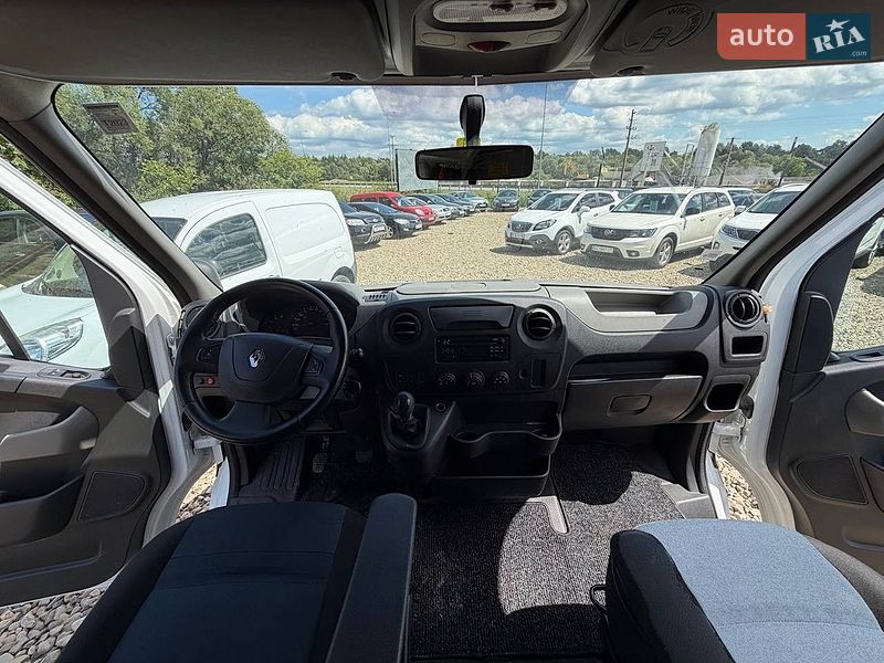 Автовоз Renault Master 2017 в Стрию