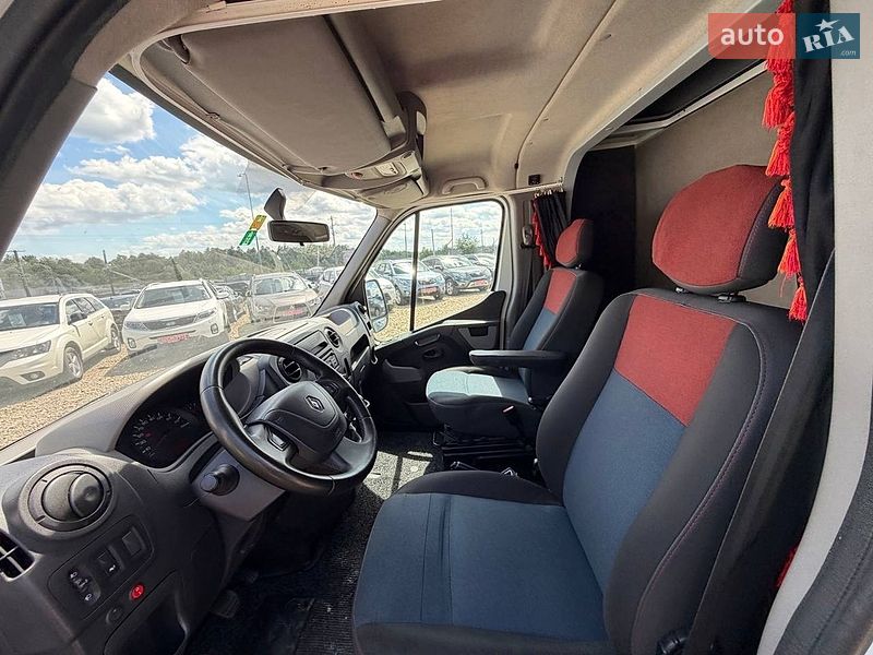 Автовоз Renault Master 2017 в Стрию