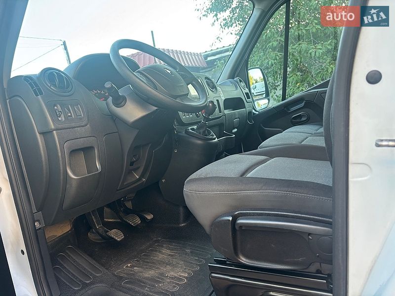 Вантажний фургон Renault Master 2019 в Нововолинську