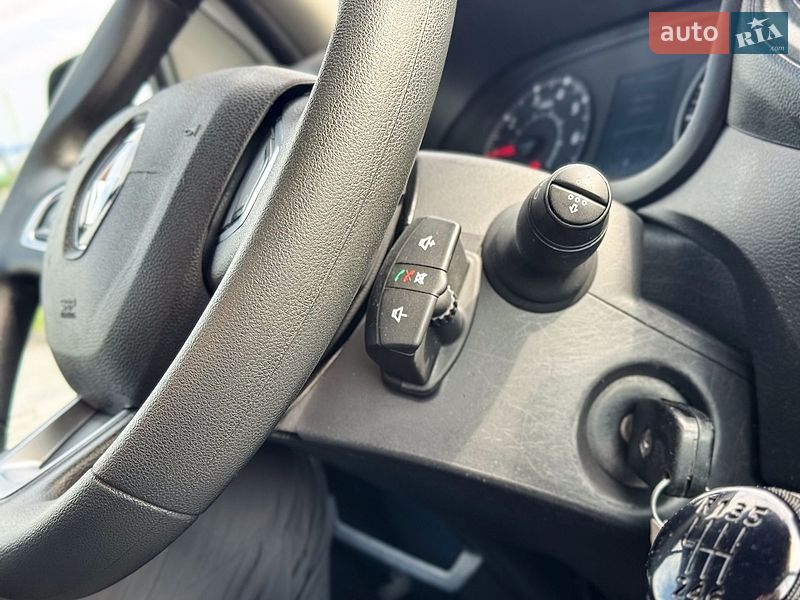 Вантажний фургон Renault Master 2022 в Рівному