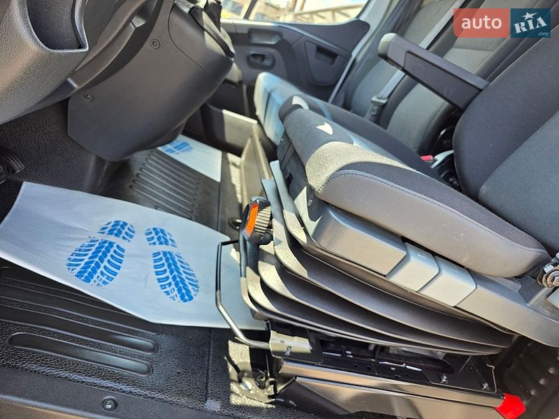 Вантажний фургон Renault Master 2019 в Одесі