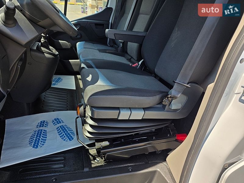 Вантажний фургон Renault Master 2019 в Одесі