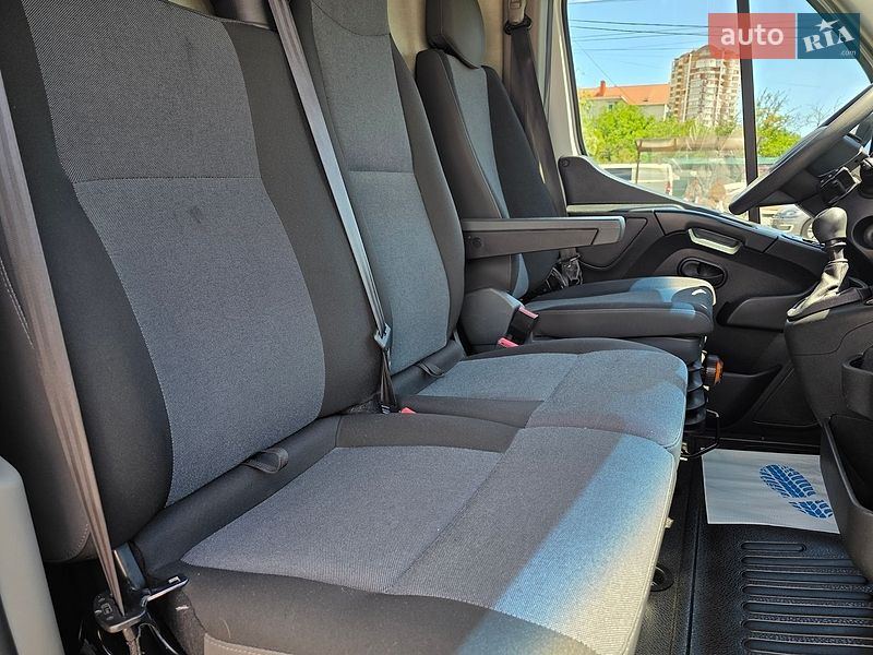 Вантажний фургон Renault Master 2019 в Одесі