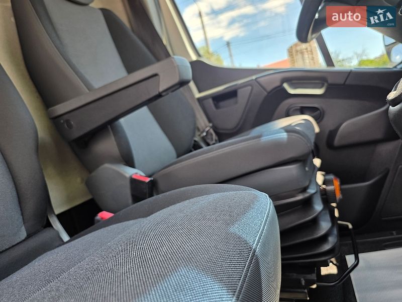 Вантажний фургон Renault Master 2019 в Одесі