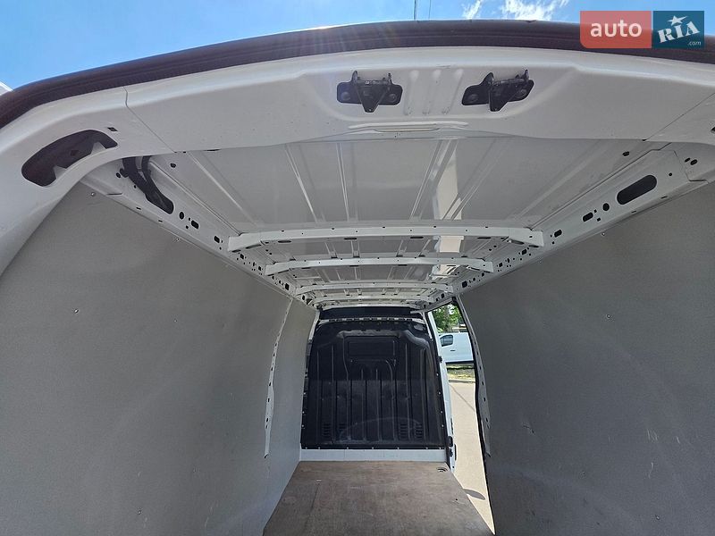 Вантажний фургон Renault Master 2019 в Одесі