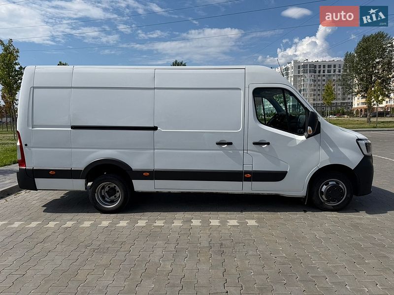 Микроавтобус грузовой (до 3,5т) Renault Master 2022 в Буче