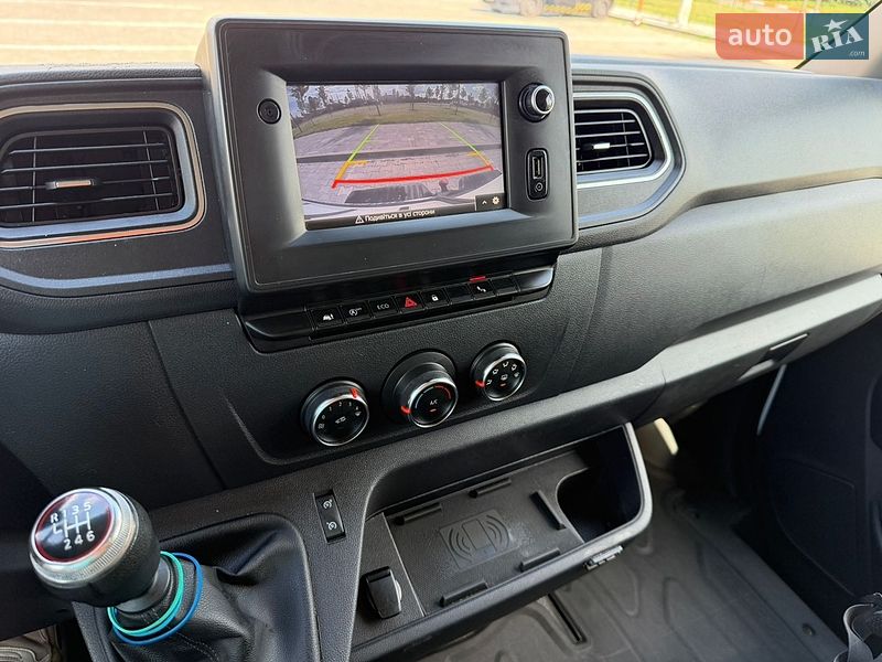 Микроавтобус грузовой (до 3,5т) Renault Master 2022 в Буче