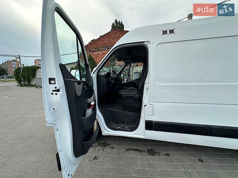 Вантажний фургон Renault Master 2011 в Харкові