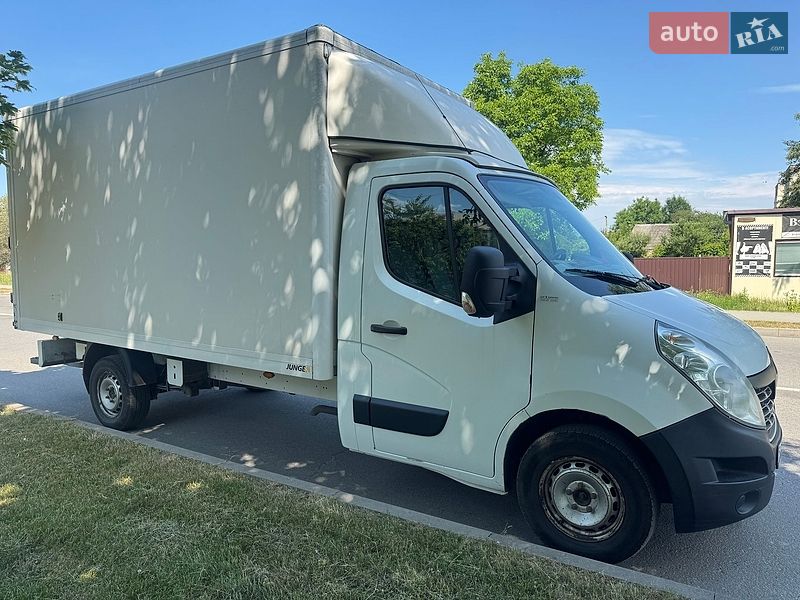 Грузовой фургон Renault Master 2015 в Львове