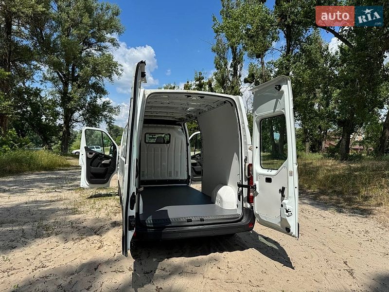 Грузовой фургон Renault Master 2015 в Полтаве