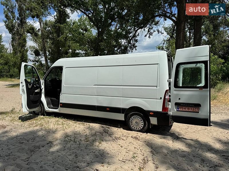 Грузовой фургон Renault Master 2015 в Полтаве