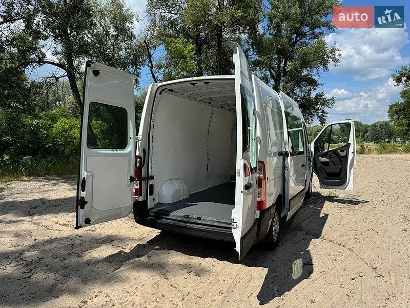Грузовой фургон Renault Master 2015 в Полтаве