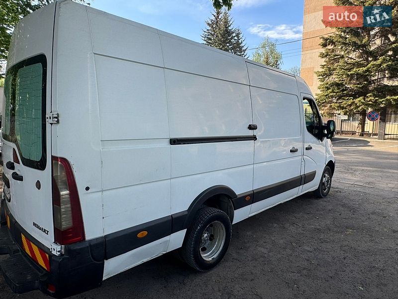 Грузовой фургон Renault Master 2013 в Львове