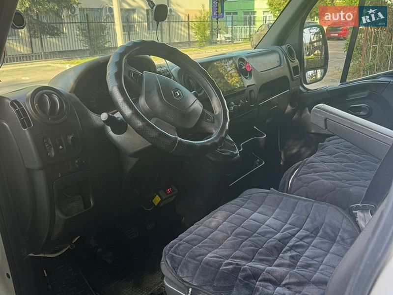 Грузовой фургон Renault Master 2013 в Львове