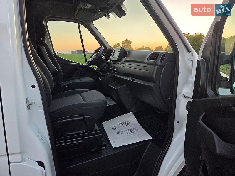Вантажний фургон Renault Master 2021 в Дубні