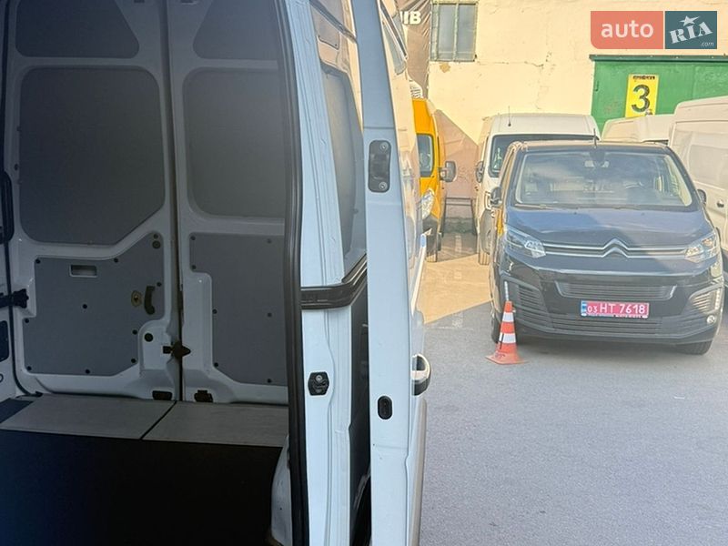 Грузовой фургон Renault Master 2022 в Луцке