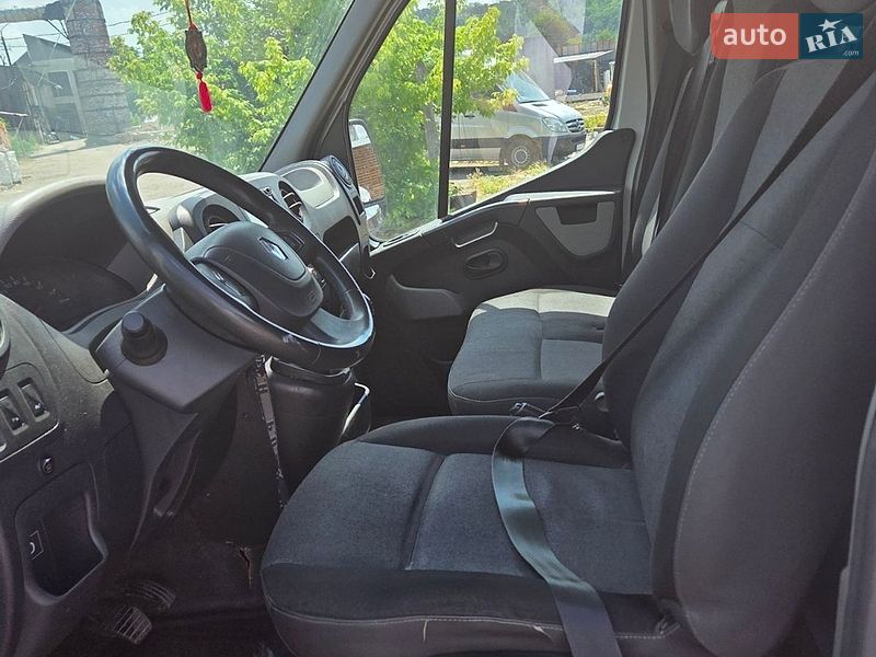 Інші вантажівки Renault Master 2017 в Чернівцях