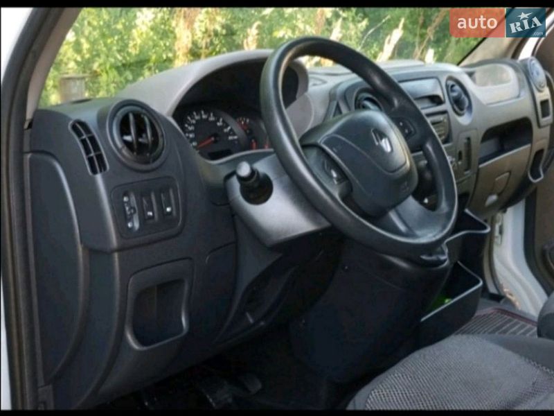 Грузовой фургон Renault Master 2016 в Шполе
