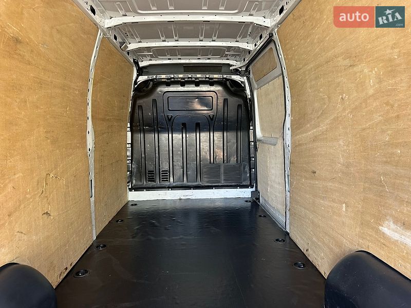Вантажний фургон Renault Master 2020 в Рівному
