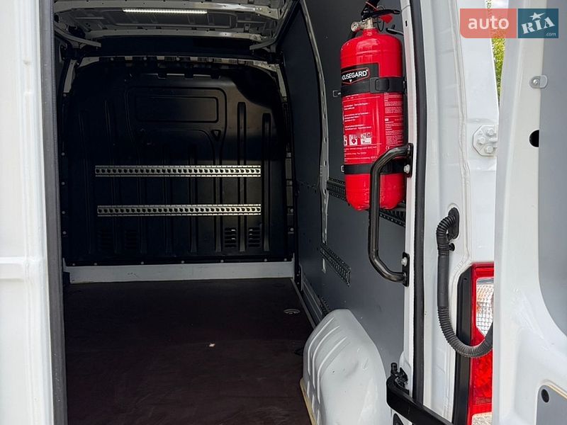 Вантажний фургон Renault Master 2022 в Тернополі