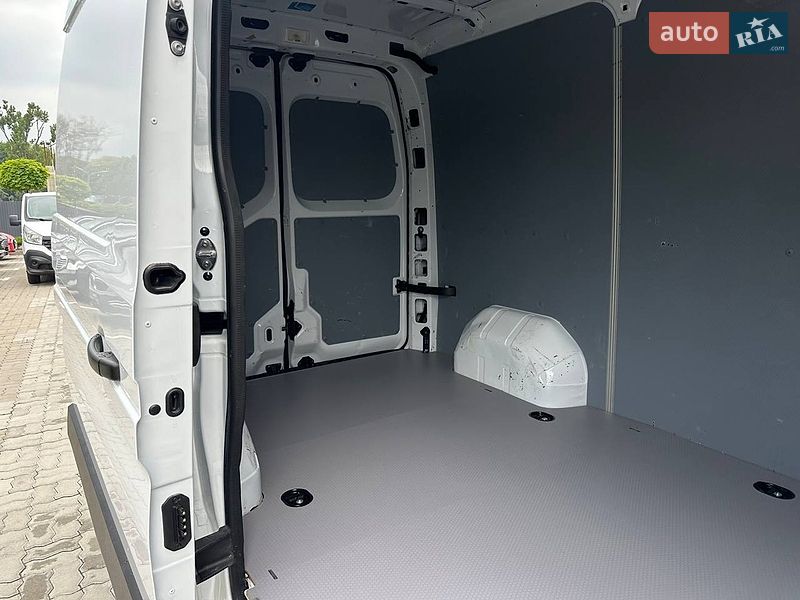 Грузовой фургон Renault Master 2025 в Львове