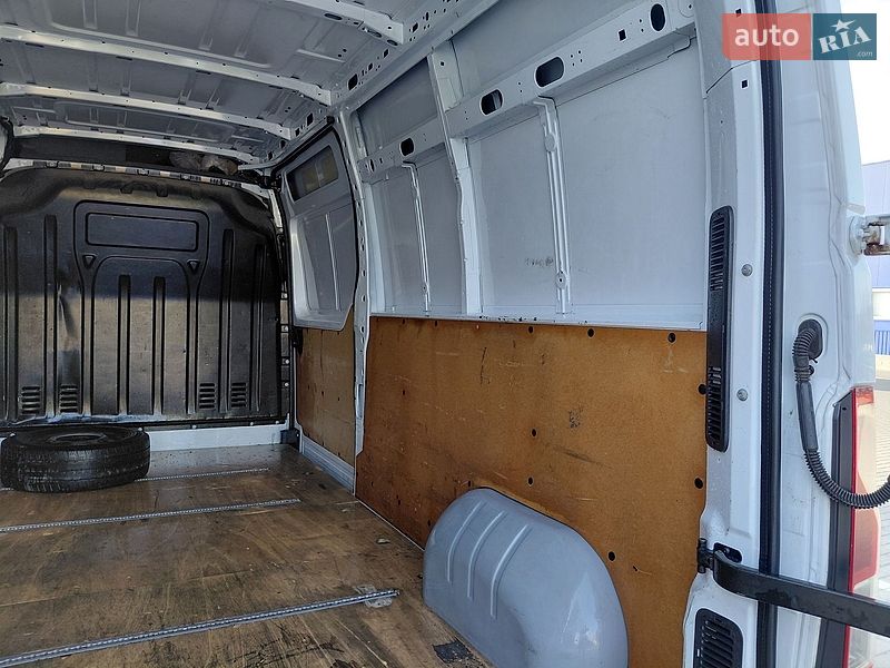 Вантажний фургон Renault Master 2020 в Івано-Франківську