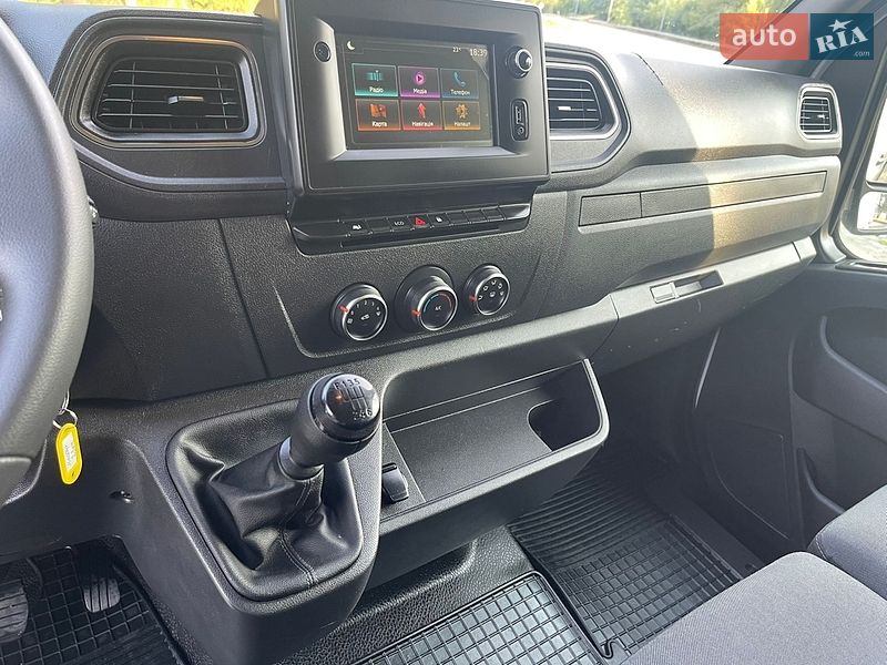 Вантажний фургон Renault Master 2023 в Дубні