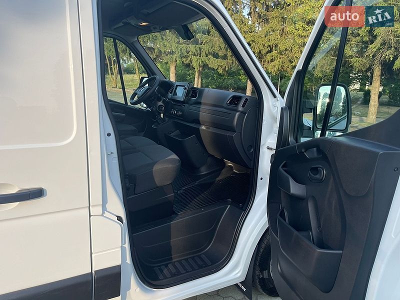 Вантажний фургон Renault Master 2023 в Дубні