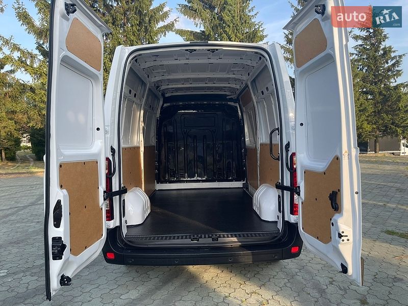 Вантажний фургон Renault Master 2023 в Дубні