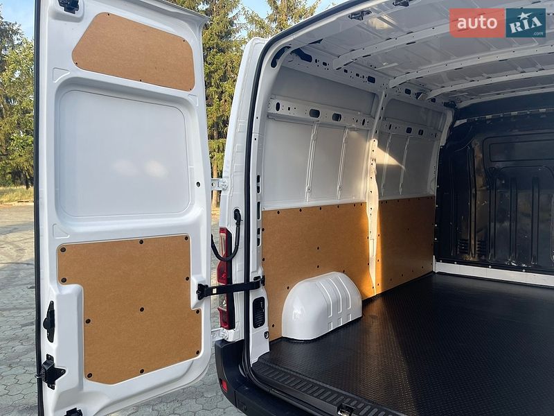 Вантажний фургон Renault Master 2023 в Дубні