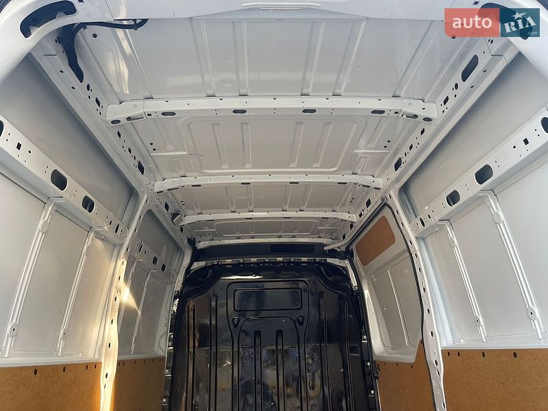 Вантажний фургон Renault Master 2023 в Дубні