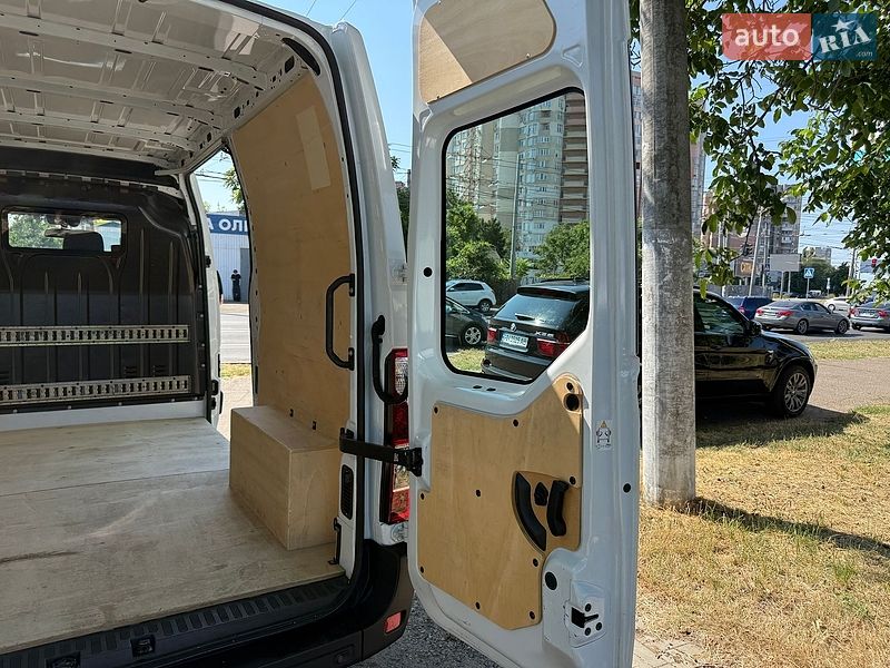Вантажний фургон Renault Master 2023 в Одесі