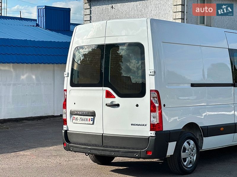 Вантажний фургон Renault Master 2022 в Радивиліві