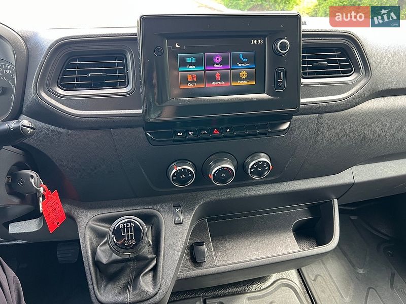 Грузовой фургон Renault Master 2023 в Дубно