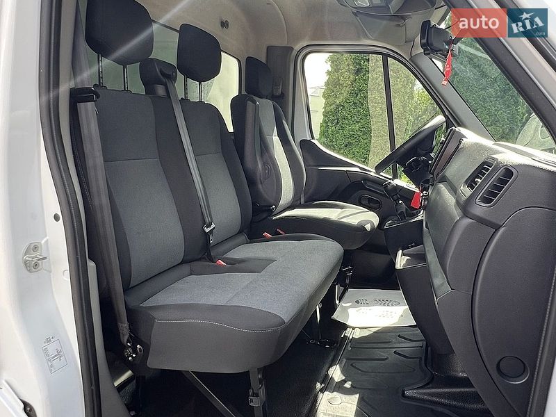 Грузовой фургон Renault Master 2023 в Дубно