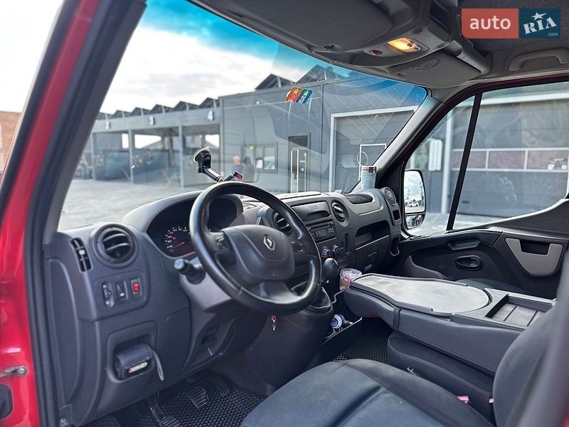 Автовоз Renault Master 2016 в Луцке