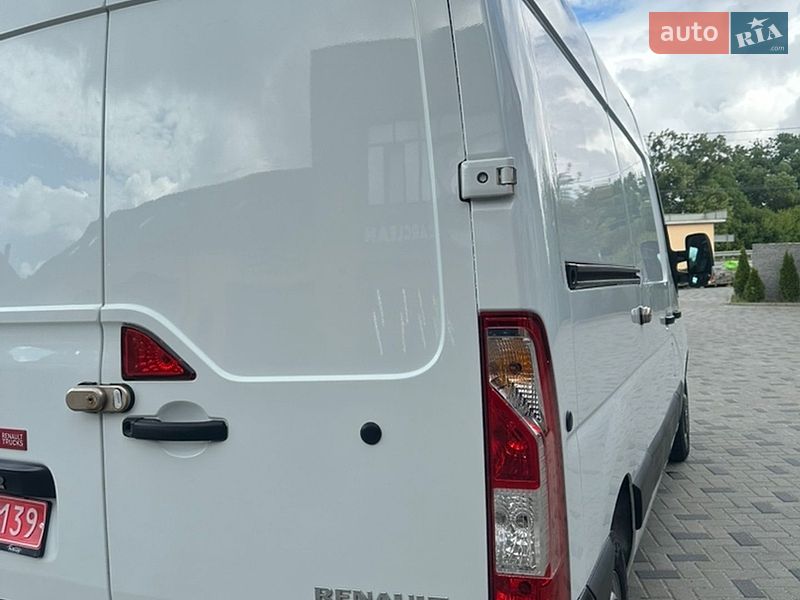 Грузовой фургон Renault Master 2015 в Ровно