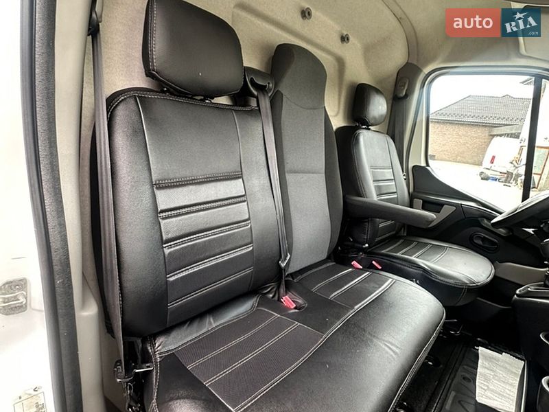Грузовой фургон Renault Master 2015 в Ровно