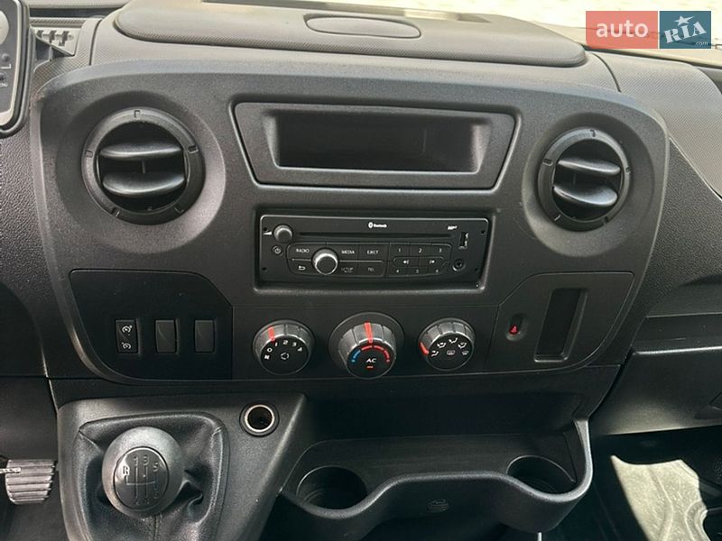 Грузовой фургон Renault Master 2015 в Ровно