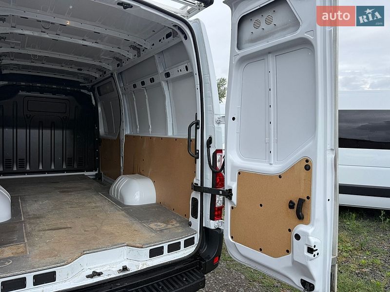 Грузовой фургон Renault Master 2021 в Луцке