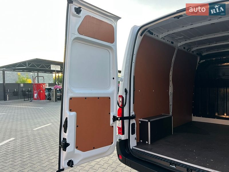 Вантажний фургон Renault Master 2022 в Дубні