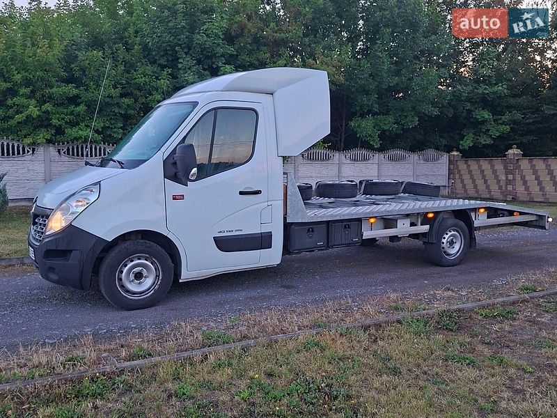 Евакуатор Renault Master 2015 в Радивиліві