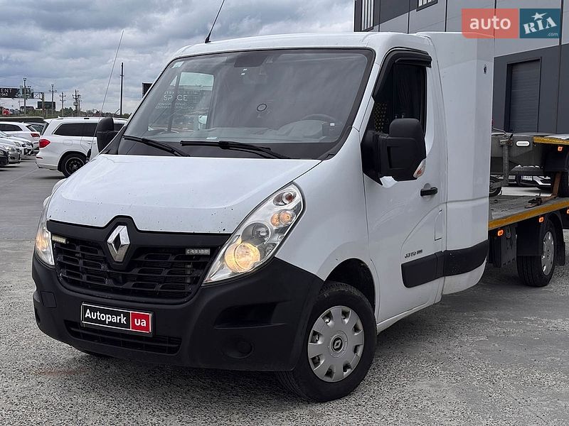 Евакуатор Renault Master 2017 в Львові