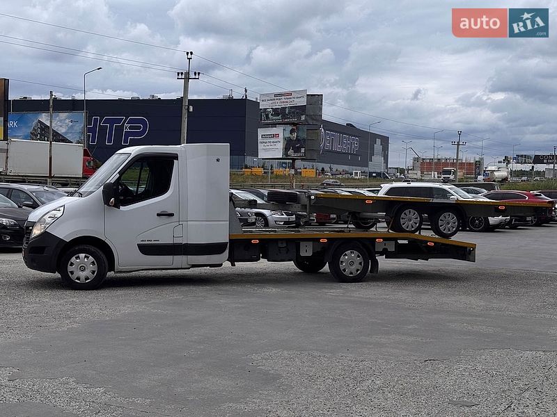 Евакуатор Renault Master 2017 в Львові
