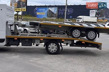Евакуатор Renault Master 2017 в Львові