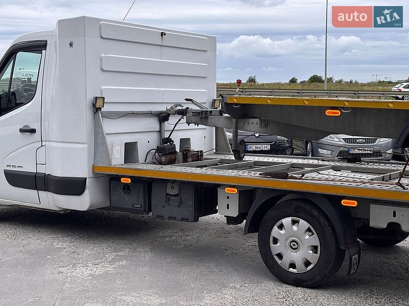 Евакуатор Renault Master 2017 в Львові