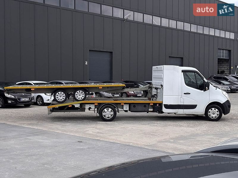 Евакуатор Renault Master 2017 в Львові